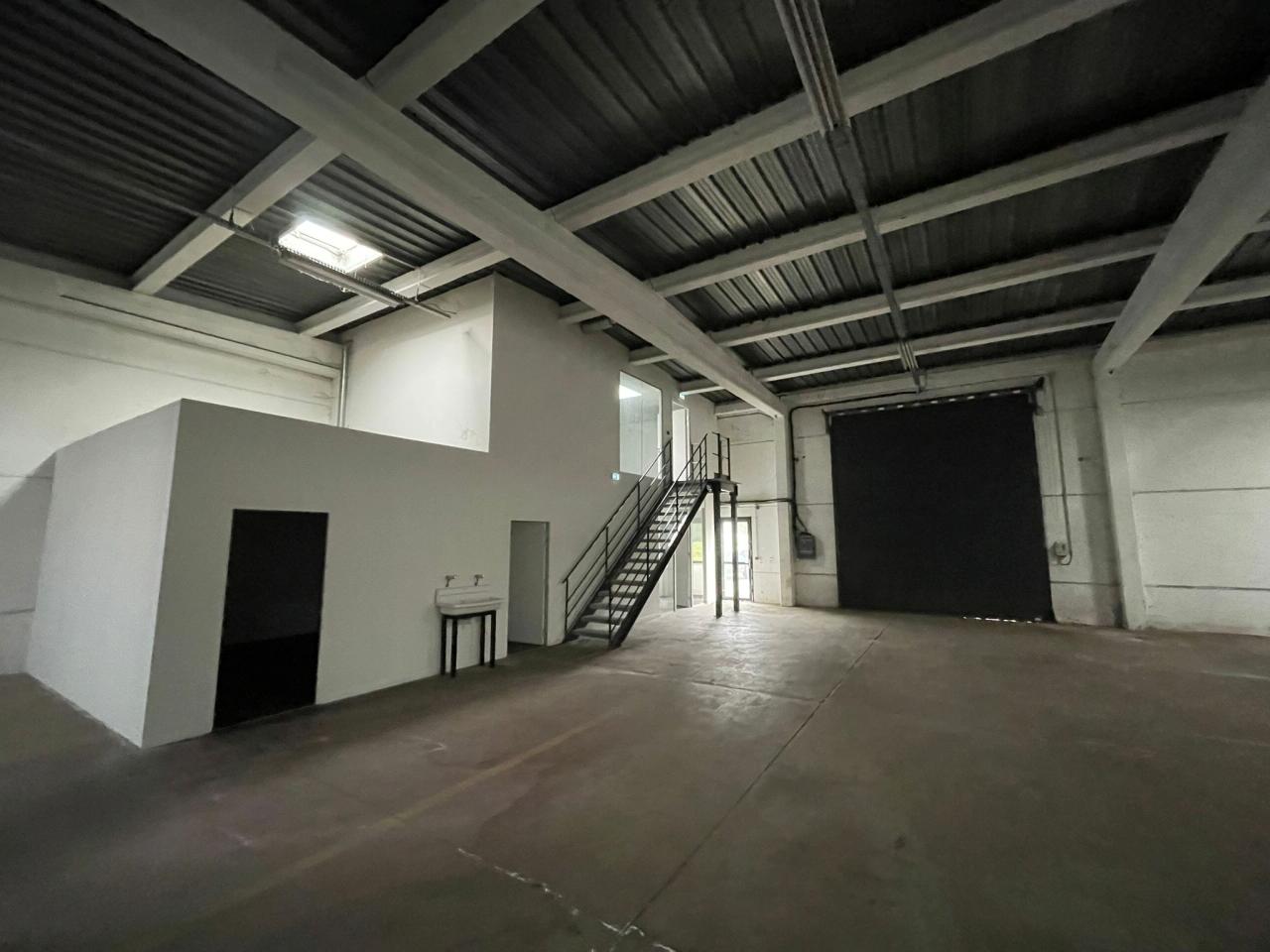 Local d'activité Neuville-en-Ferrain 588m² Location local d'activité Neuville-en-Ferrain Nord OLACT2427553 4